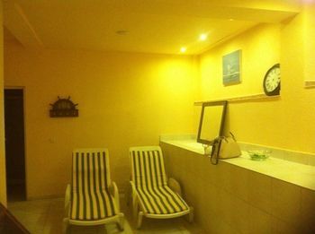Hotel Briz(.)