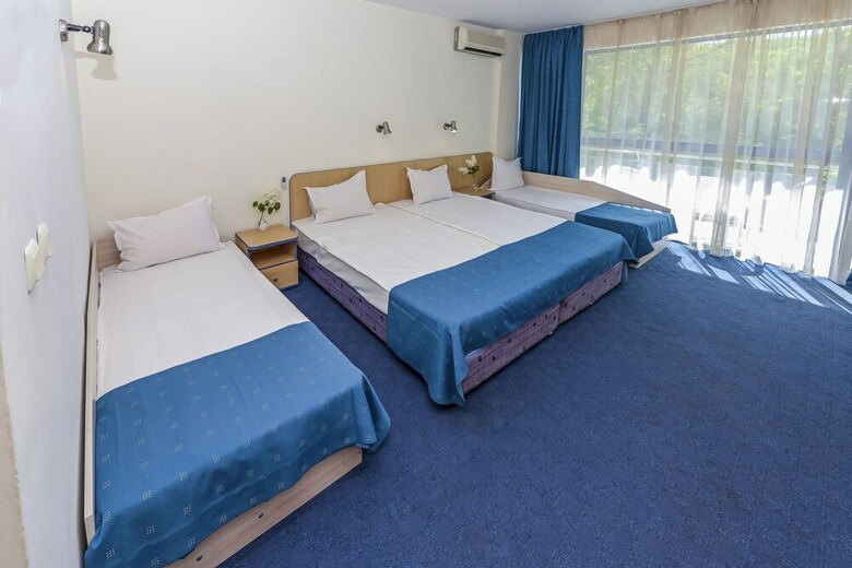Holiday Park Hotel