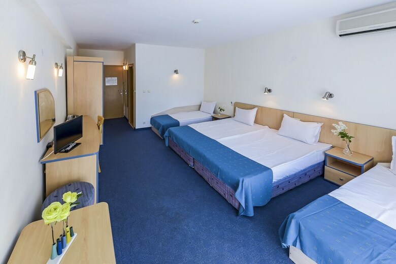 Holiday Park Hotel