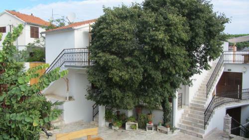 Dvor Maraca Apartments