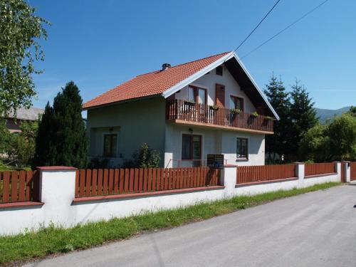 Hostal Holiday Home Nena