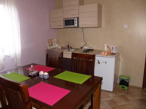 Hostal Holiday Home Nena