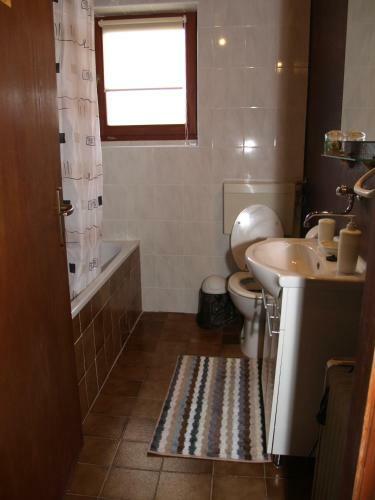 Hostal Holiday Home Nena