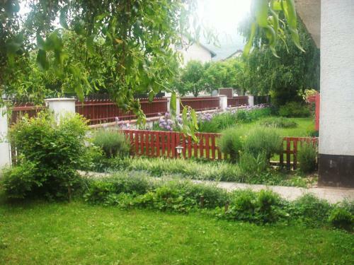 Hostal Holiday Home Nena