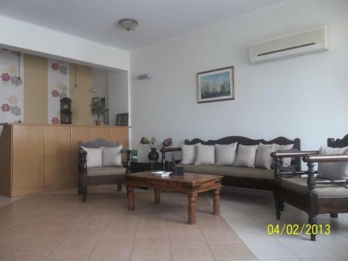 Aparthotel To Kastro
