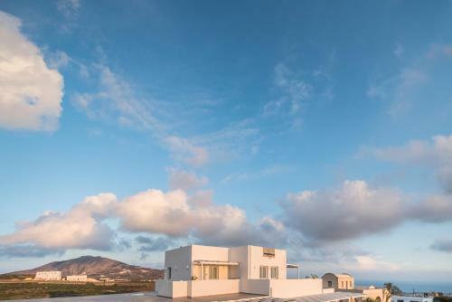 Central Pirgos Hotel