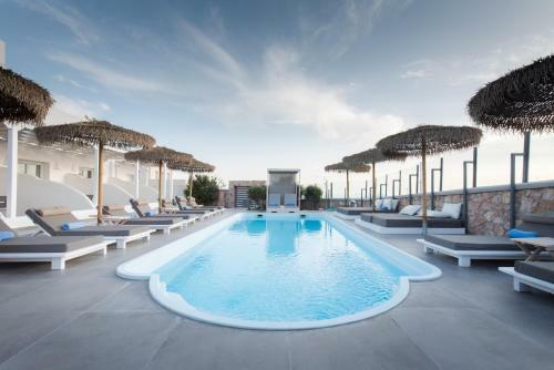 Central Pirgos Hotel
