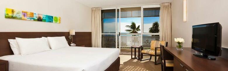 Mercure Hotel Harbourside Cairns