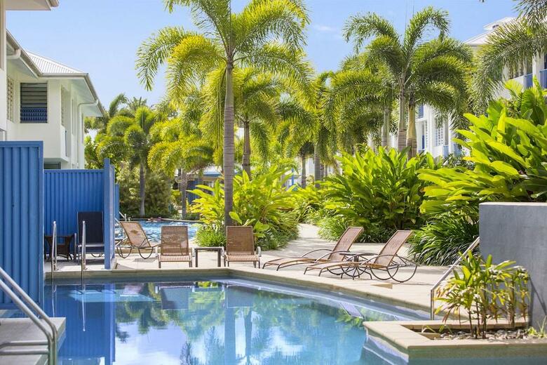 Hotel Oaks Lagoons