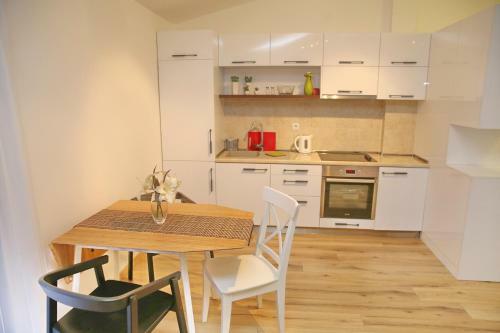 Apartments Mirrela