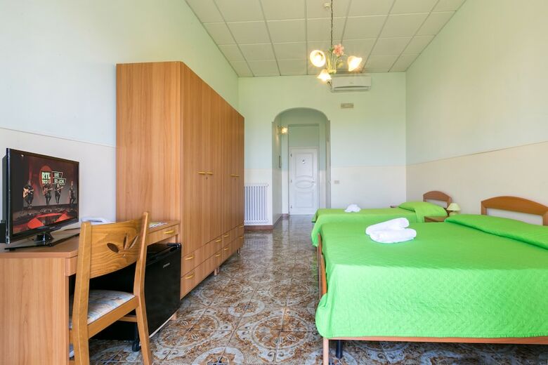 Hotel Sisters Hostel
