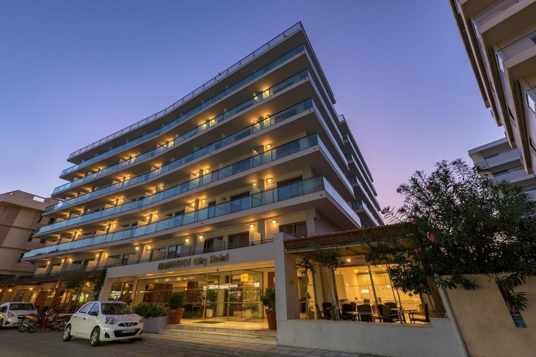 Manousos City Hotel