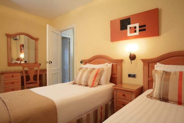 Apartamentos Macdonald Dona Lola