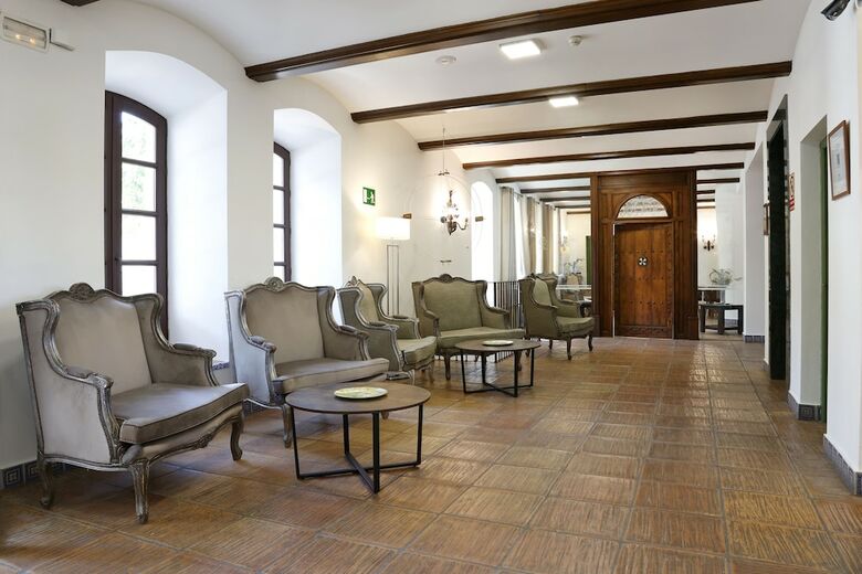 Hotel El Carmen (puente Genil)