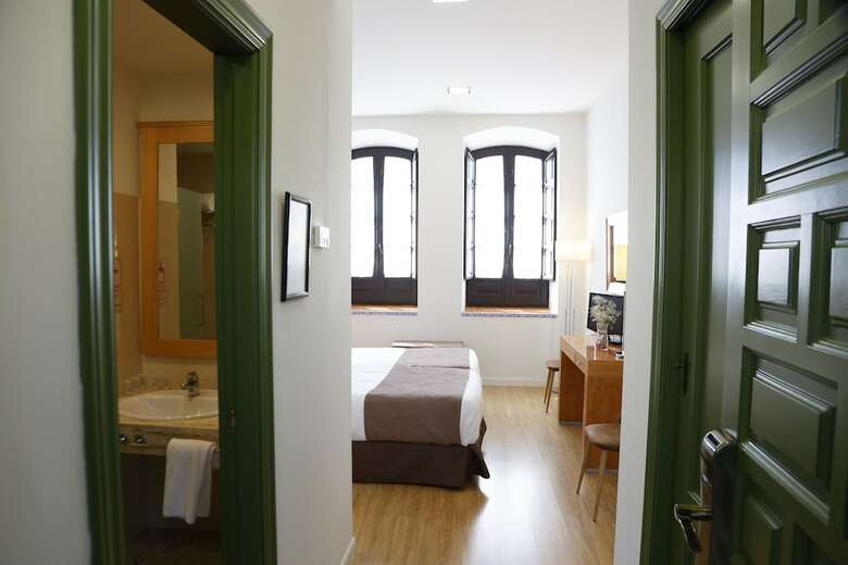 Hotel El Carmen (puente Genil)