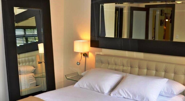 Hotel Lincoln Arms Suites