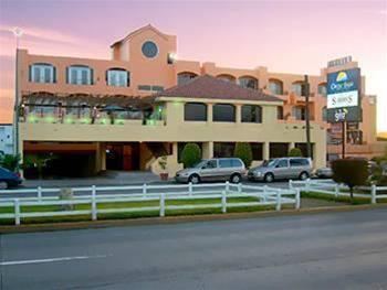 Hotel Costa Ensenada