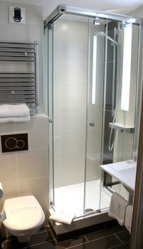 Hotel Kyriad Lyon Est - Bron Eurexpo Le Cottage