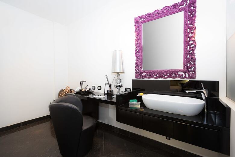 Jc Contemporary Hotel