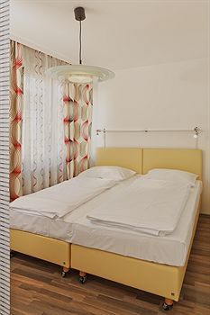 Aparthotel Checkvienna - Apartment Rentals Vienna