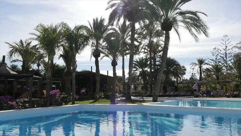 Apartamentos Bungalows Miraflor Suites