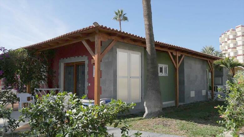 Apartamentos Bungalows Miraflor Suites