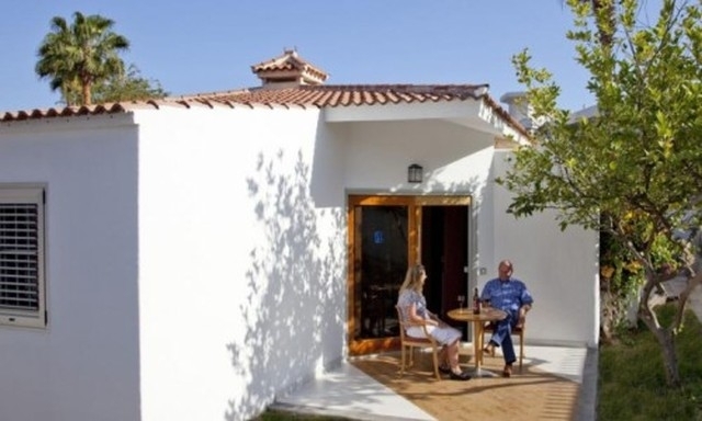 Apartamentos Bungalows Miraflor Suites
