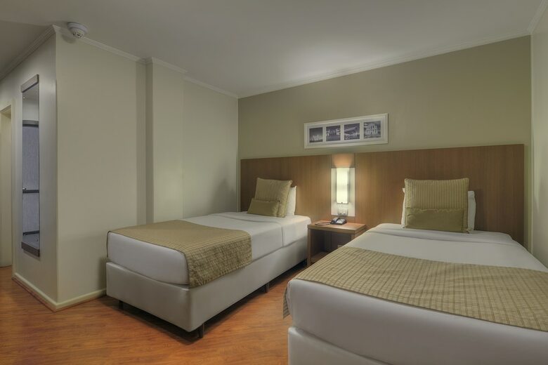 Hotel Deville Business Curitiba