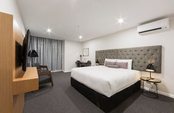 Avenue Hotel Canberra