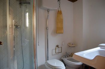 Rsh Spanish Steps Apartments