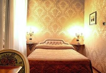Des Epoques Hotel