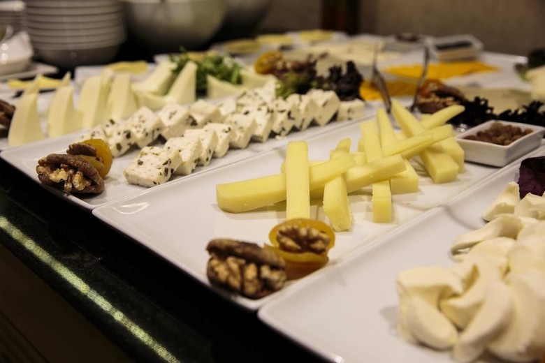 Grand Aras Hotel & Suites