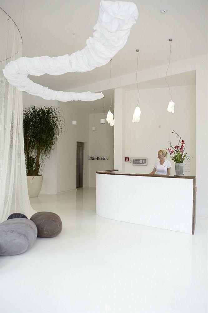 Almod�var Hotel