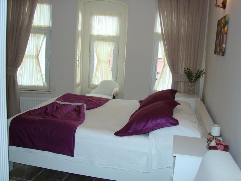 Tom Square Boutique Hotel