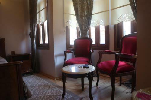 Tom Square Boutique Hotel
