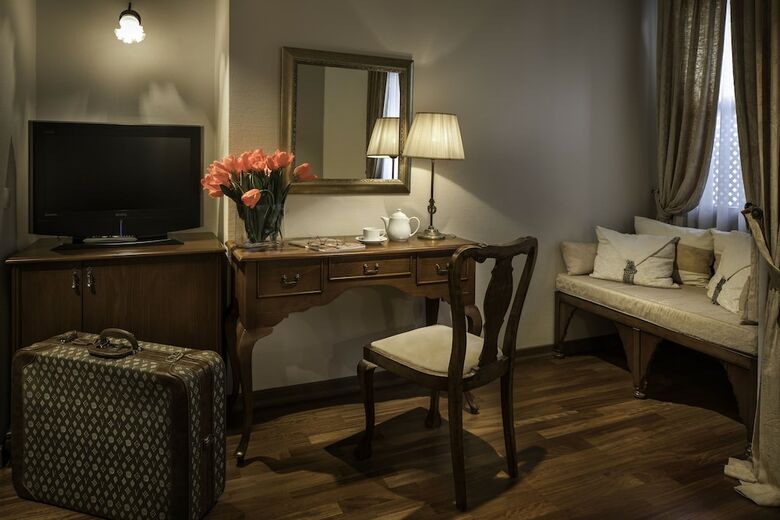 Hotel Sari Konak