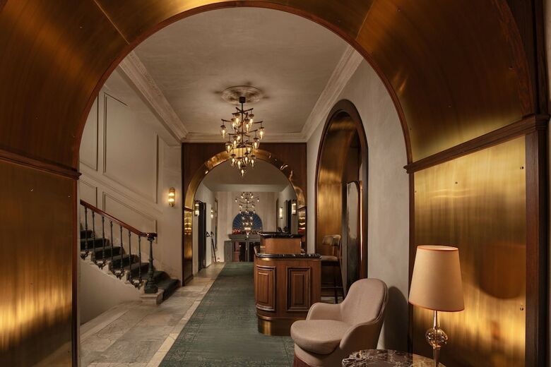 Hotel Adahan Decamondo Pera, Autograph Collection