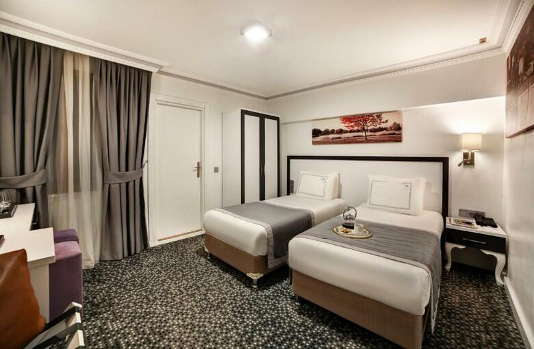 Skalion Hotel