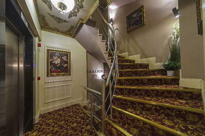 Skalion Hotel
