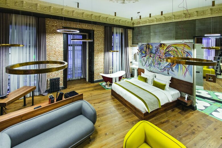 Hotel The Public