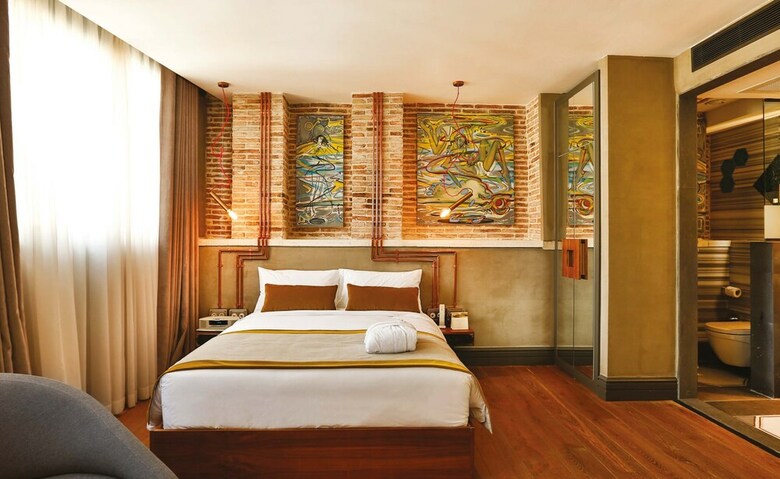 Hotel The Public