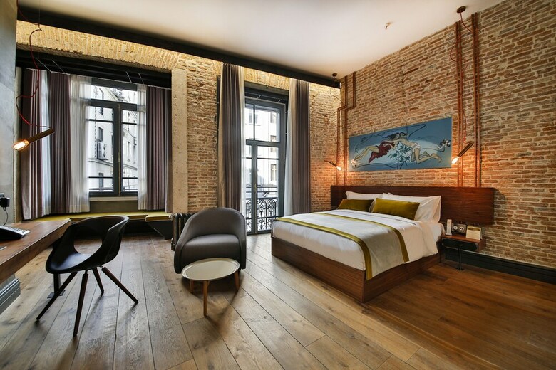 Hotel The Public