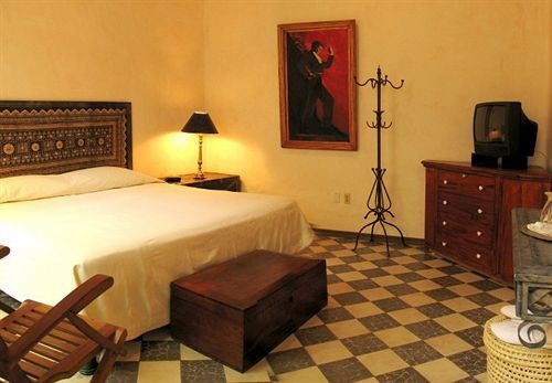 Hotel Trocadero Suites