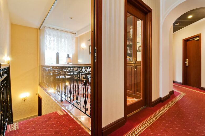 Tradition Hotel