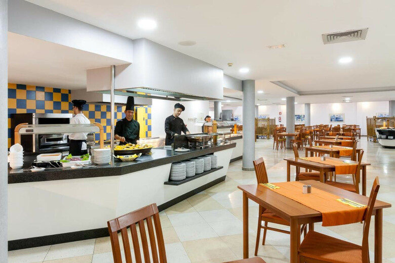 Hotel Chatur Costa Caleta