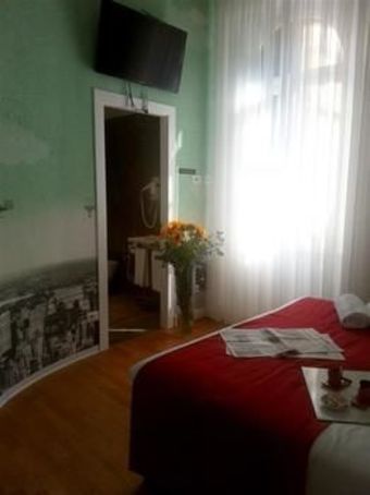 Suites Farnese Design Hotel