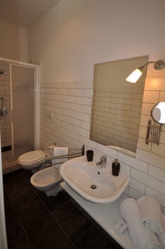 Hotel Tevere Home