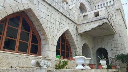 Castle Hotel