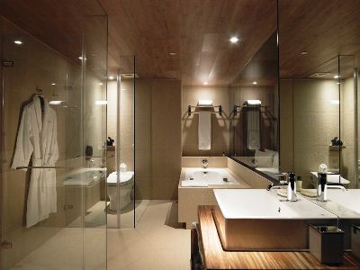 Hotel Quote (t Room)