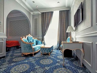 Royal Grand Hotel